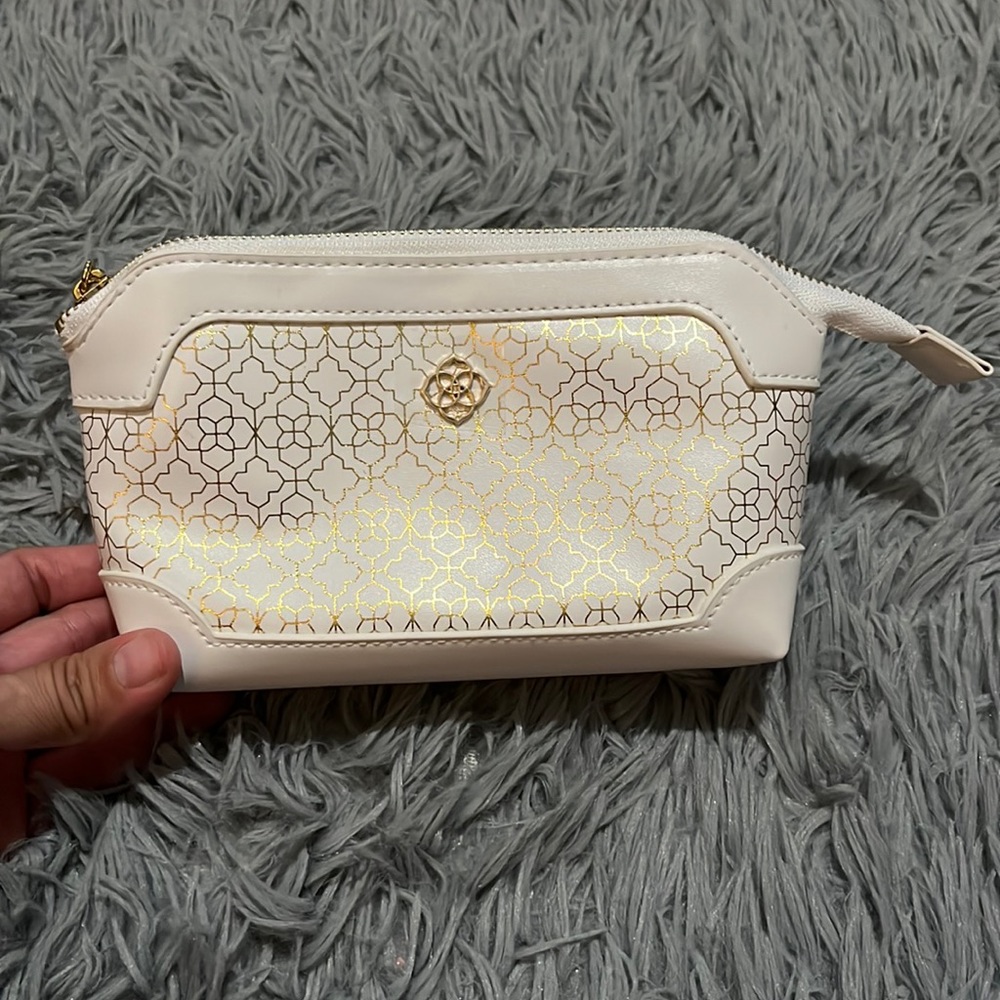NEW 2 Kendra Scott Make-up bags